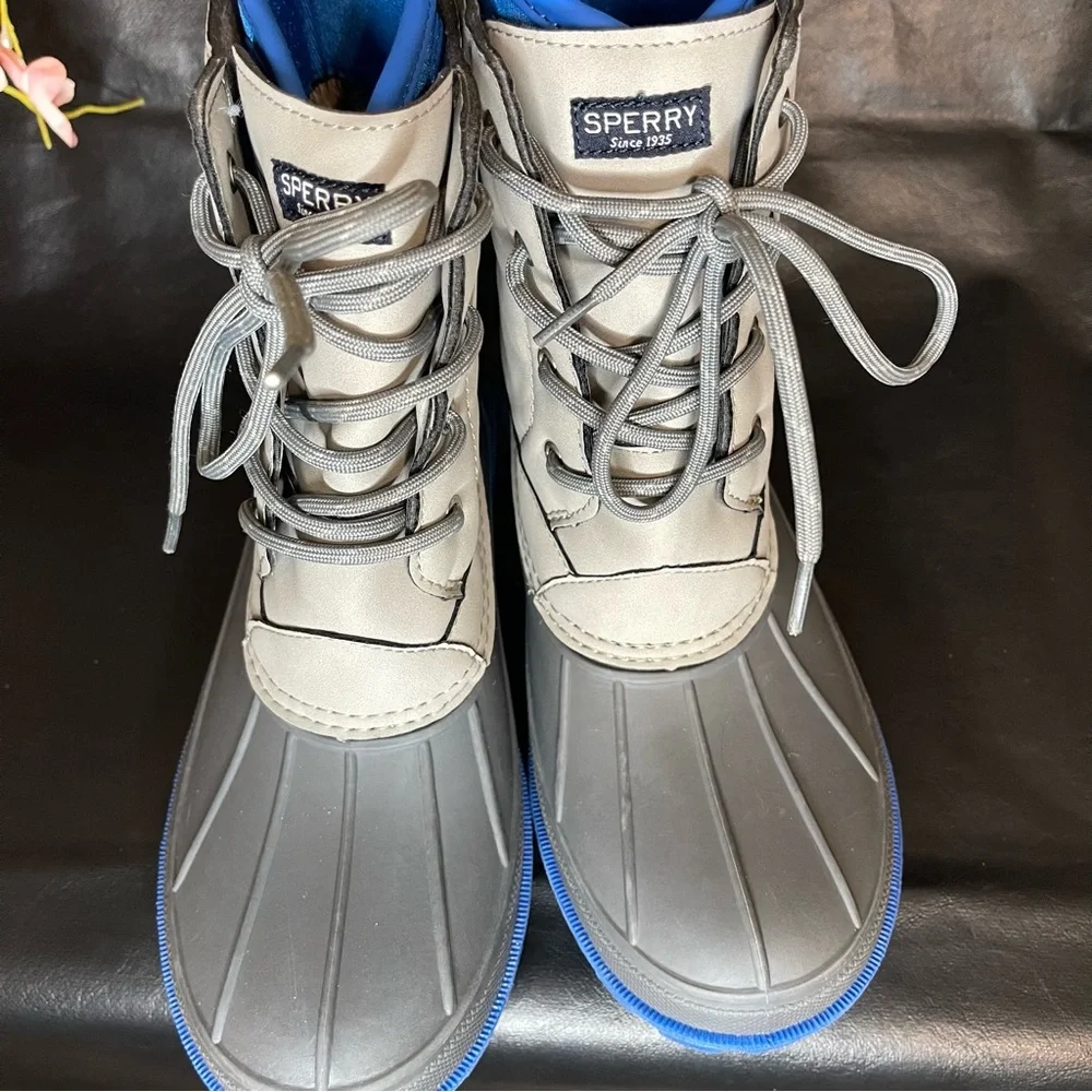 Sperry Top Sider Grey /blue Harbor Water Resistant Boot Big Kid size 5M